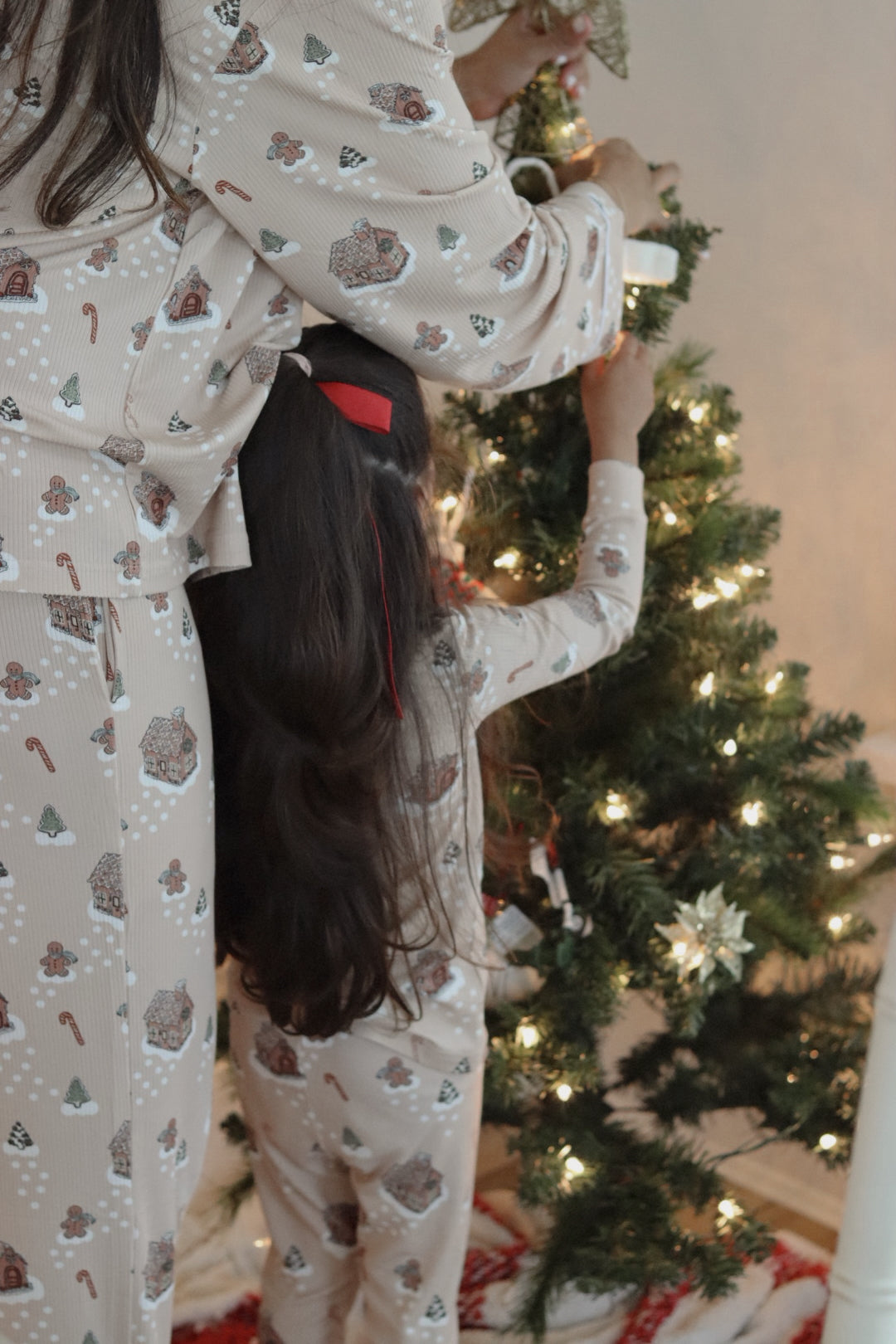 Women's Pajama Set in Gingerbread Lane