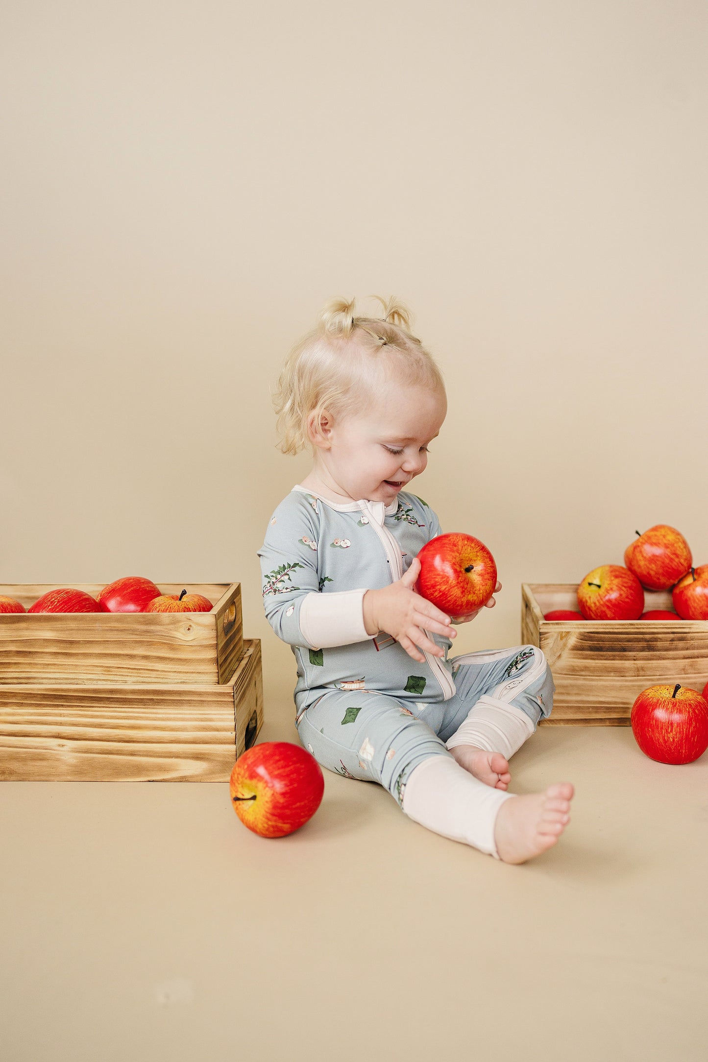 Little Zippers in Apple Harvest