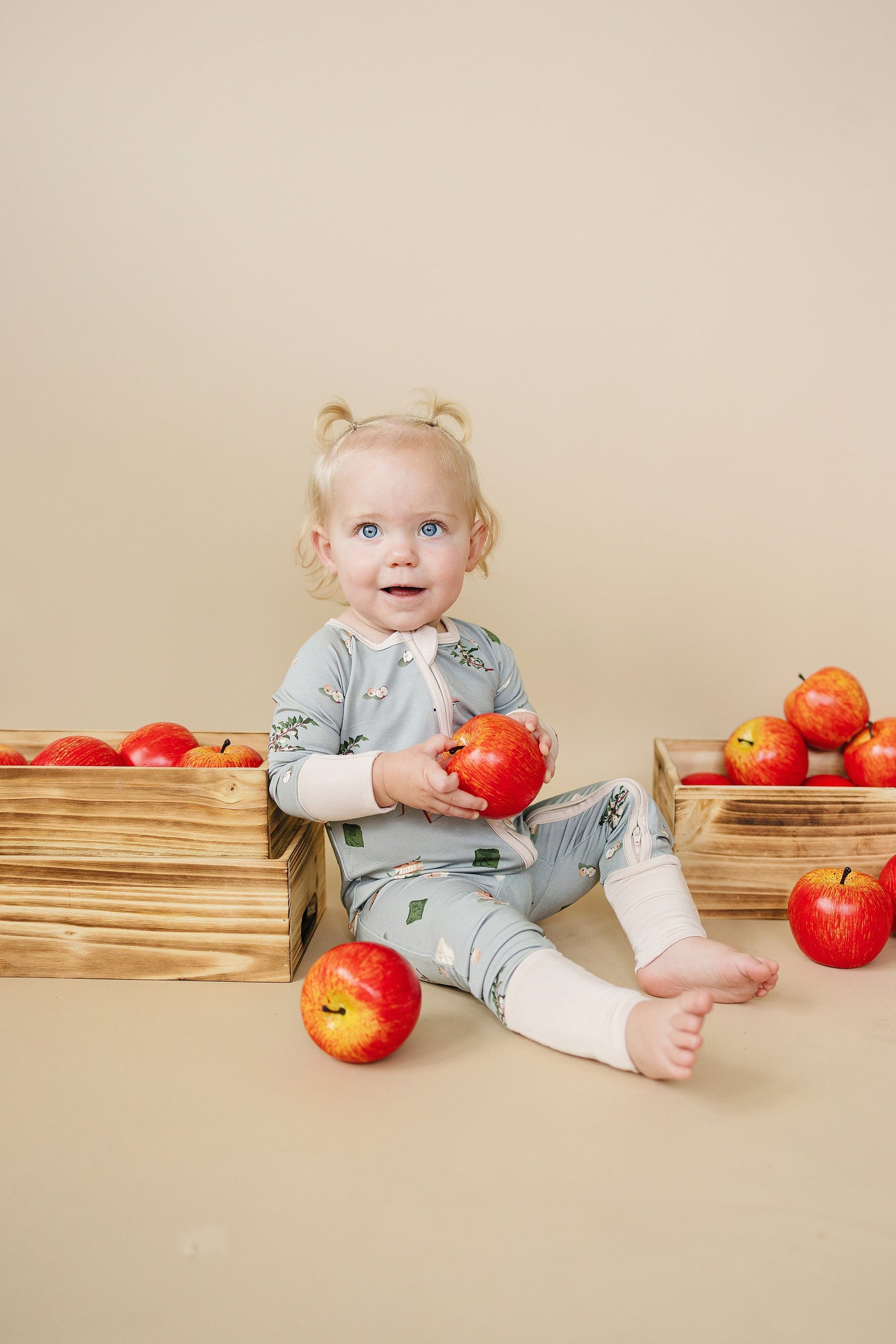 Little Zippers in Apple Harvest