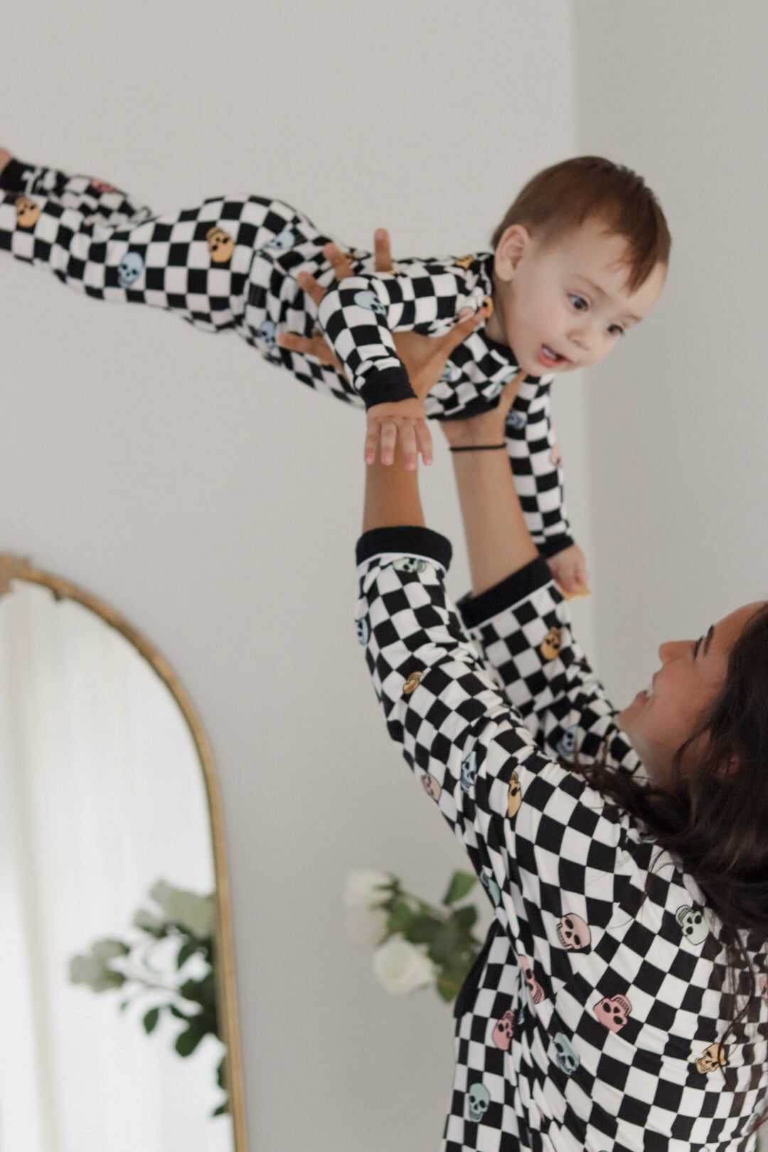 Women's Pajama Set in Checkered Skull