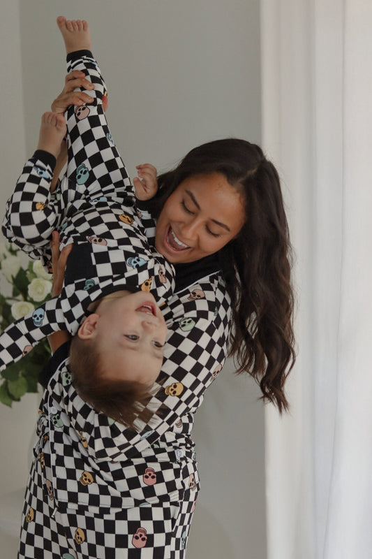 Women's Pajama Set in Checkered Skull